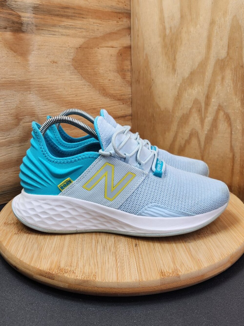 New Balance Fresh Foam Roav Womens Blue Running Shoes Sneakers Size 9